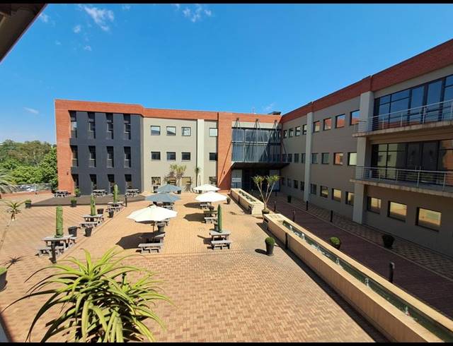 BUSINESS PROPERTY TO RENT IN WOODMEAD